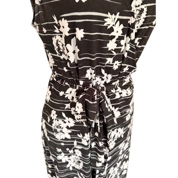 MIX Black White Floral Fit & Flare Dress Women’s Size Large - Picture 3 of 5